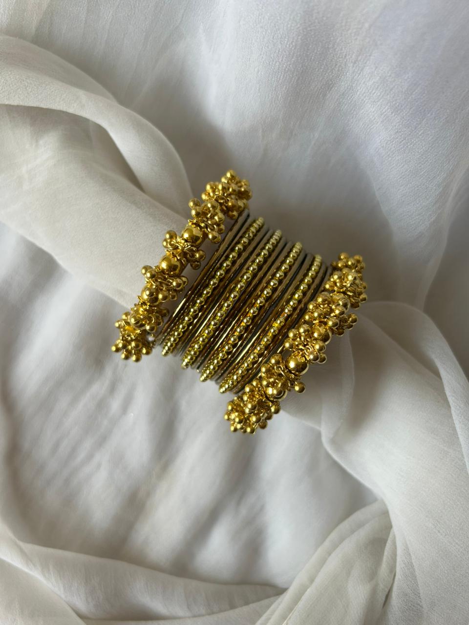 Royal Antique Gold Churiyan Set – Luxury Pakistani Bridal Bangles ruby red bridal churiyan – premium wedding bangles | tabaan jewels